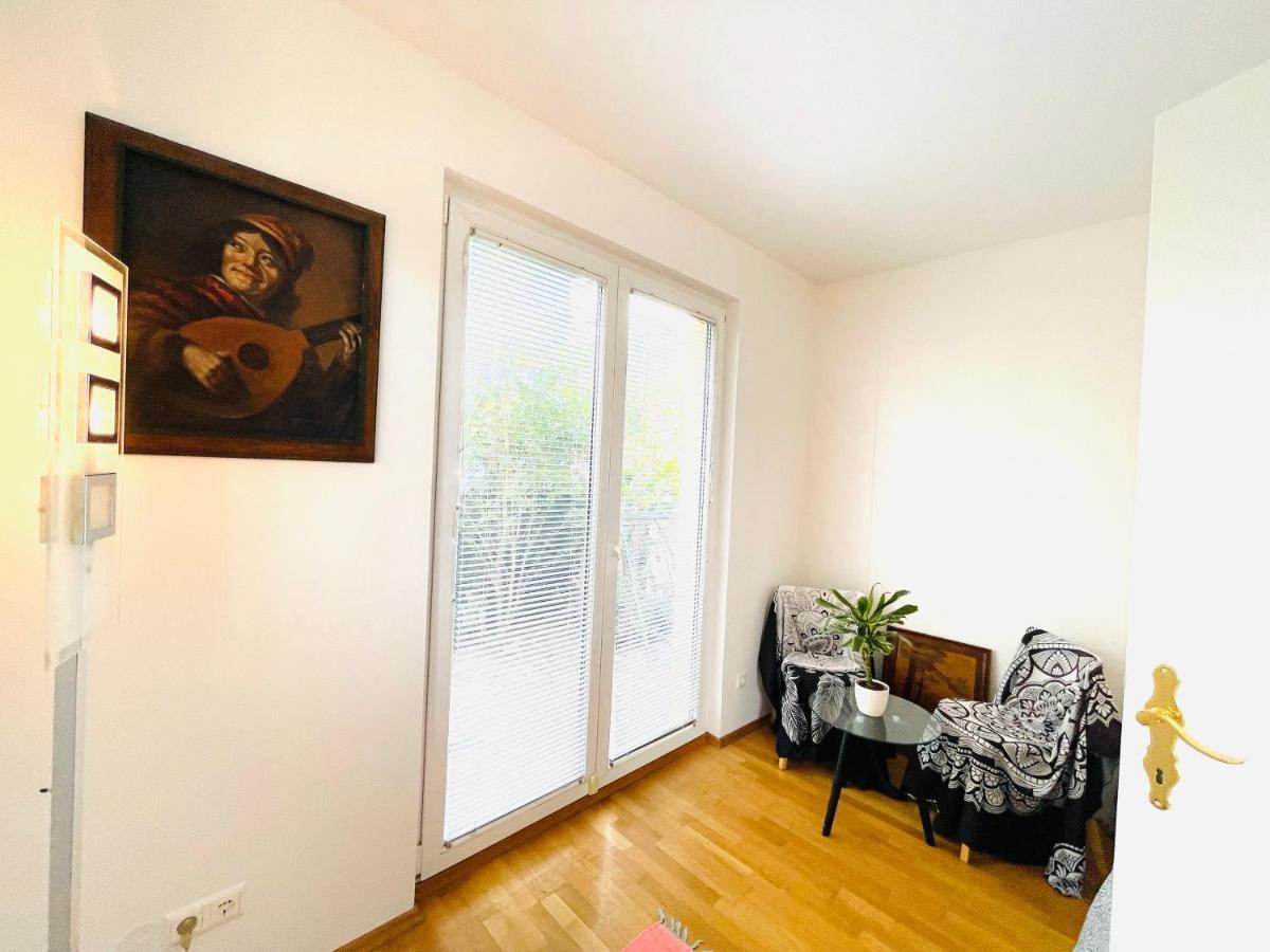 Das Zimmer Im Wiener Haus Exterior photo